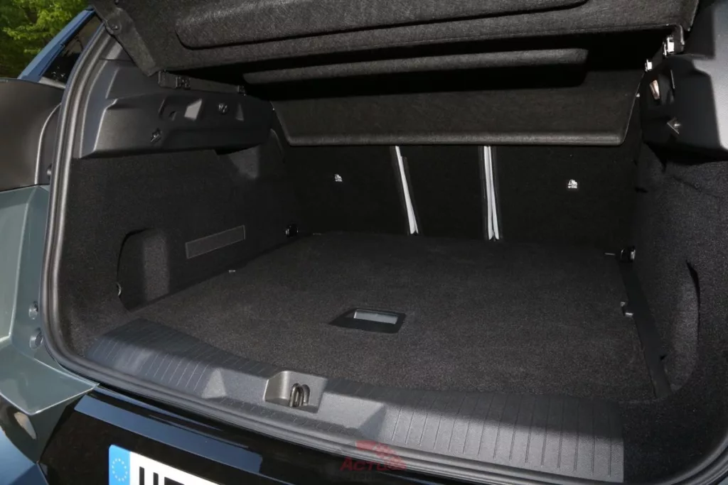 Avec 651 litres, la contenance du coffre du C5 Aircross sera appréciée