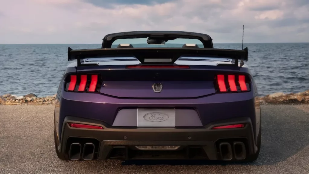 Ford Mustang Dark Horse SC Cabriolet