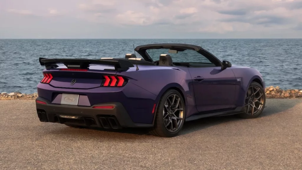 Ford Mustang Dark Horse SC Cabriolet