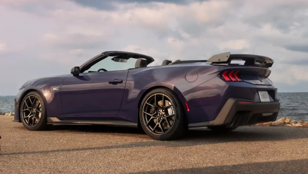 Ford Mustang Dark Horse SC Cabriolet