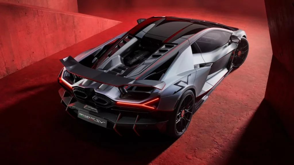 Lamborghini Revuelto SV