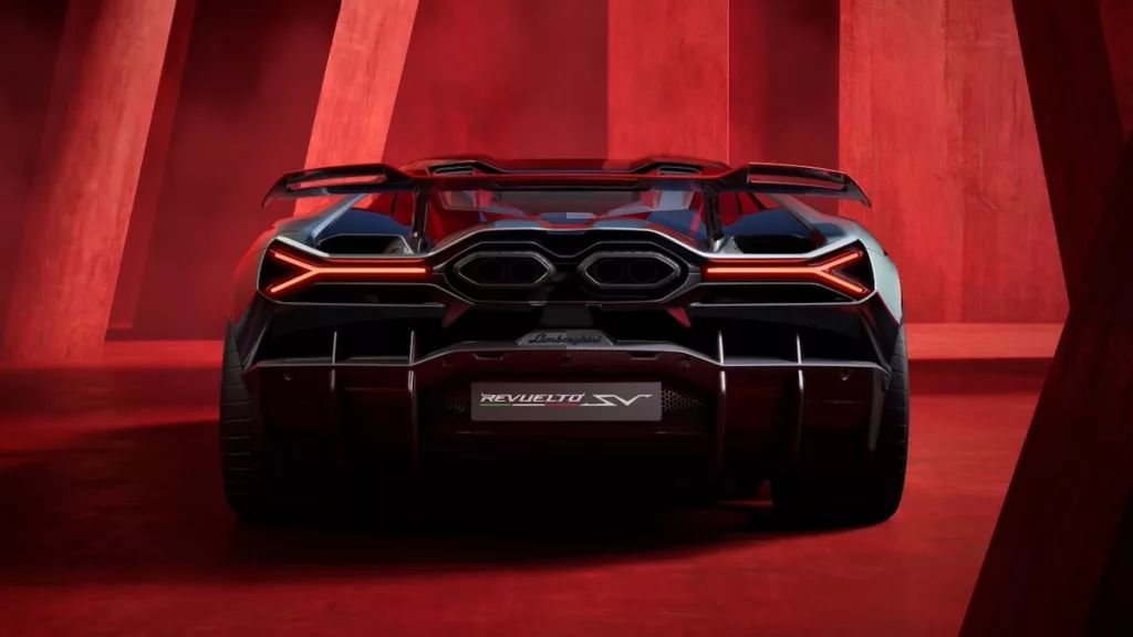 Lamborghini Revuelto SV
