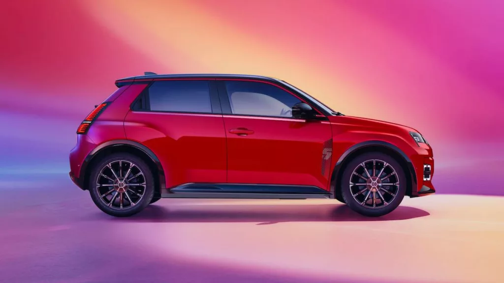 Le rouge flamme arrive au catalogue sur la Renault 5 E-TECH 2026