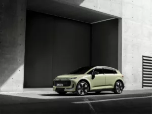 Audi A2 e-tron vert pistache