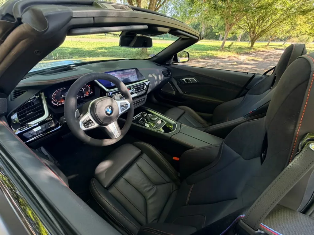L'aménagement du BMW Z4 respire la qualité