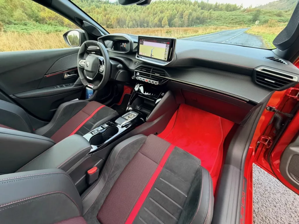 Peugeot e-208 GTI